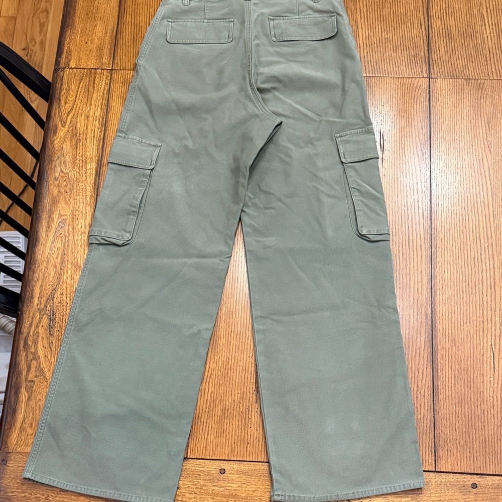 TNA Aritzia Sage Green Cargo Pants - Picture 4 of 4